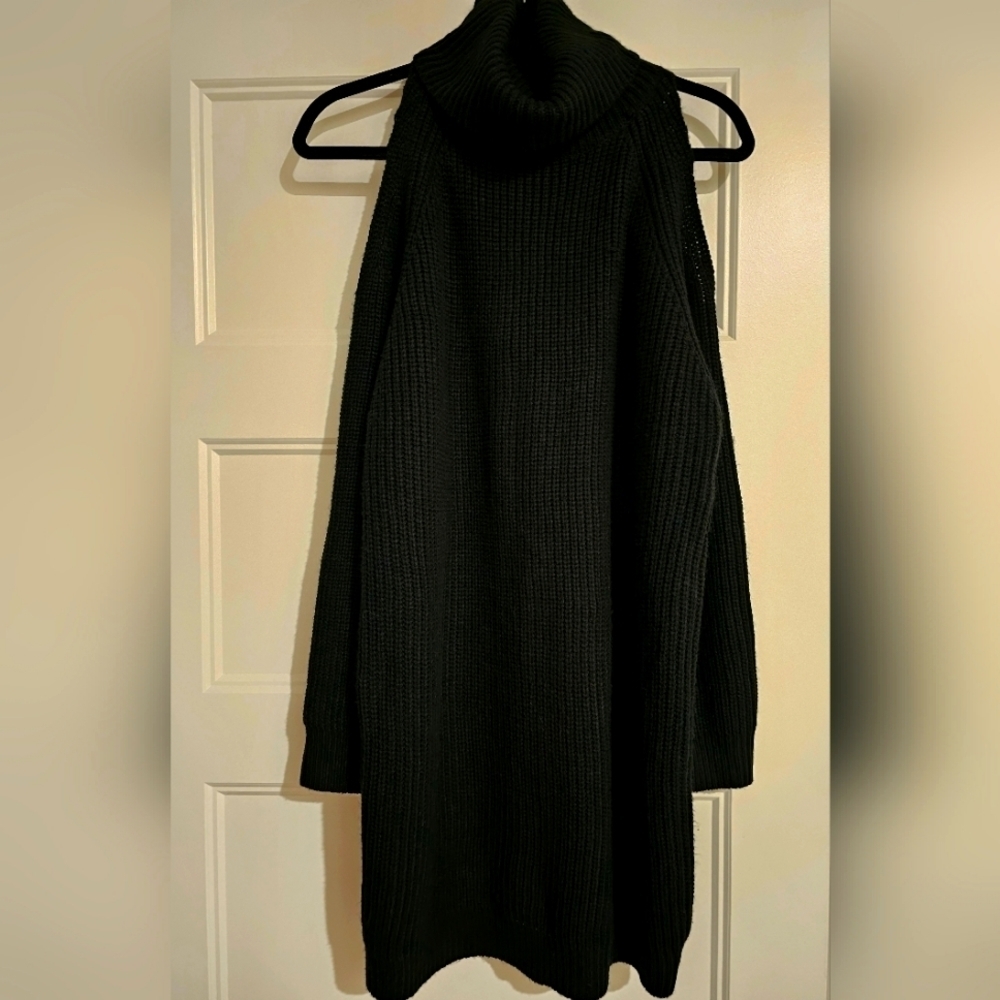 Lulus Black Long Sleeved Long Shaker Sweater sz medium
